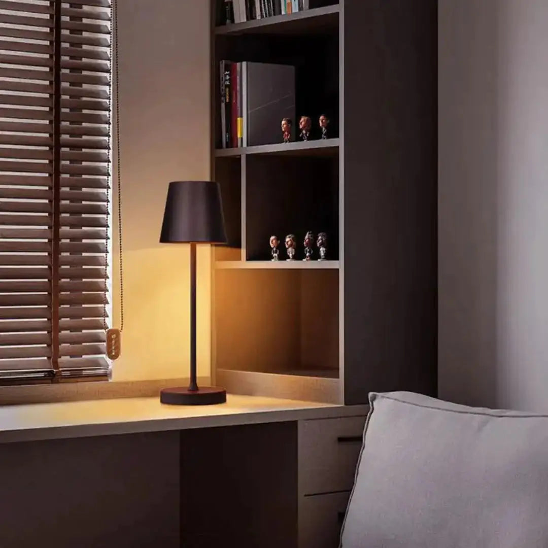 Elegant Wireless Table Lamp