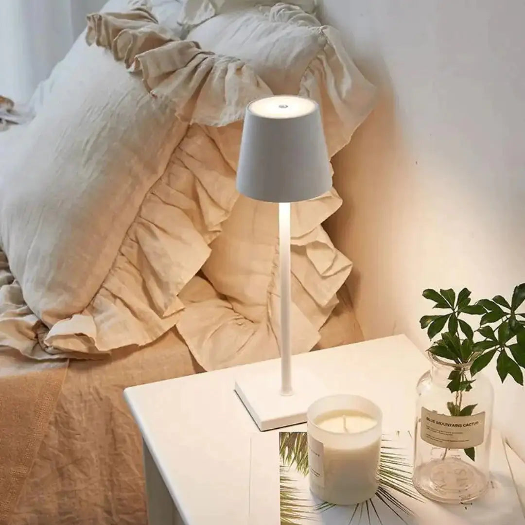 Elegant Wireless Table Lamp