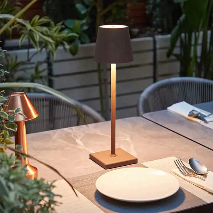 Elegant Wireless Table Lamp